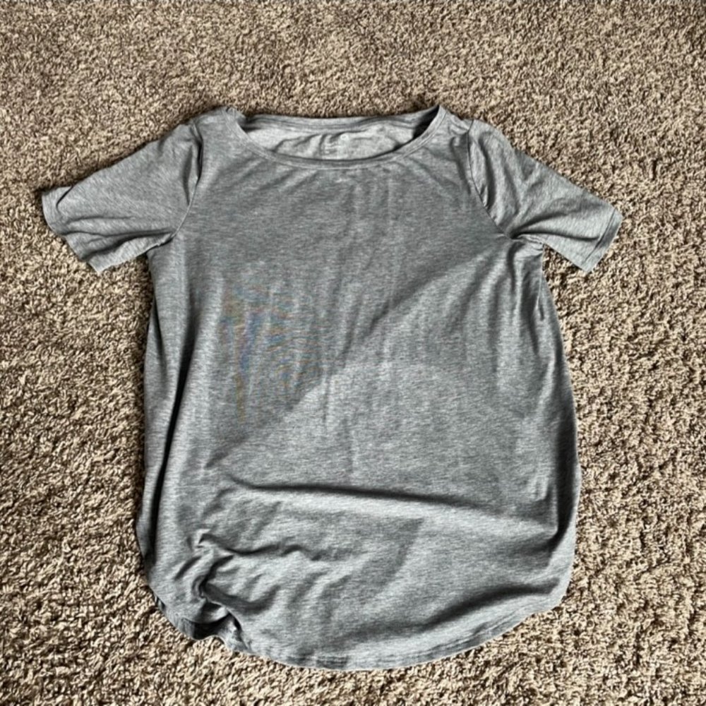 GapFit Breathe Athletic Shirt Size M
